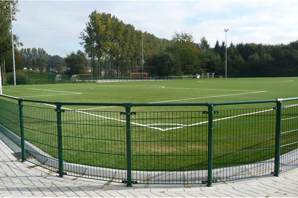 Aanleg kunstgras voetbalveld - Sportinfrabouw NV